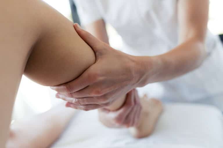 Massage des jambes lors de la grossesse