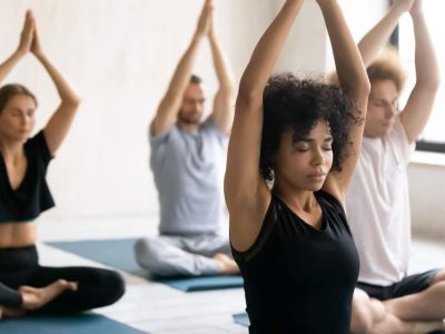 Cours de yoga pour adultes, adolescents et enfants